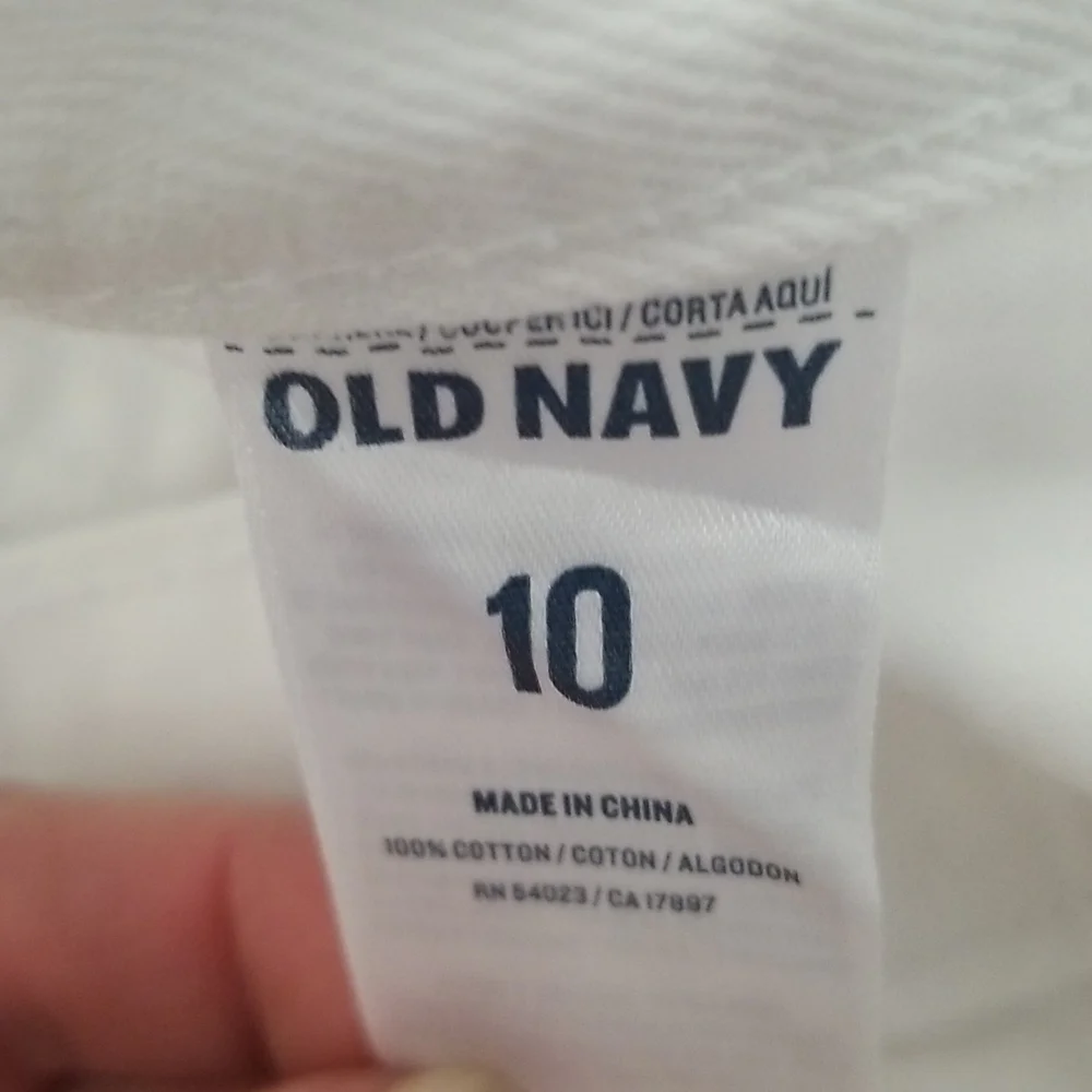Old navy white denim shorts - Picture 3 of 4